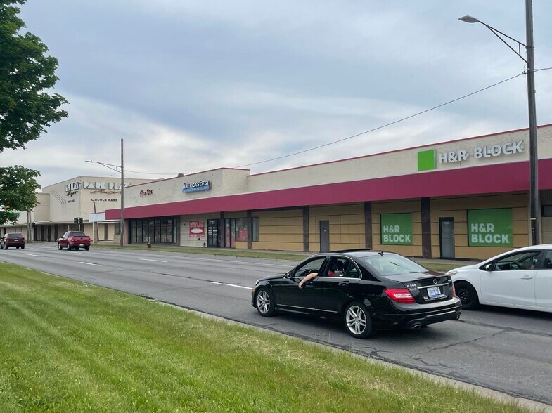 More Photos Of 3574-3760 Fort St, Lincoln Park Unknown For Lease