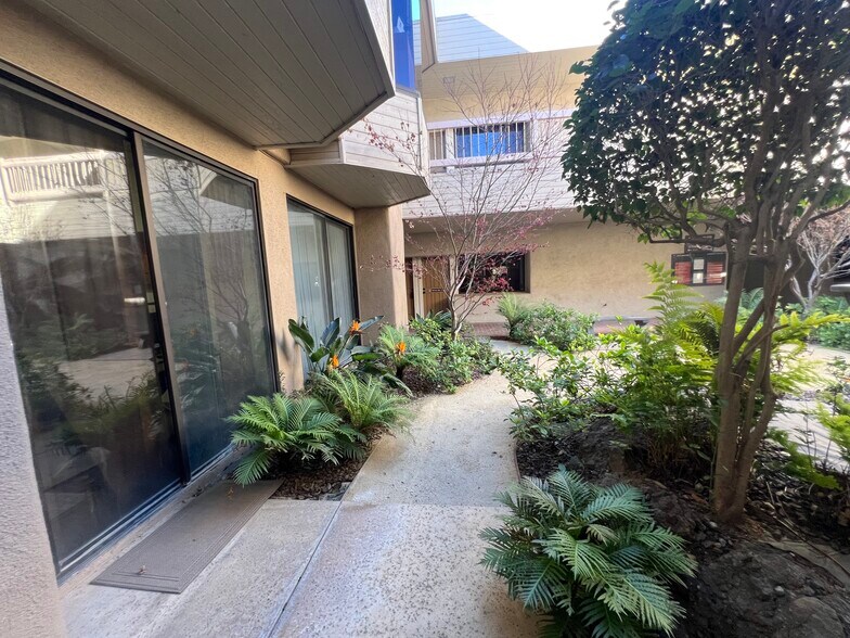 More Photos Of 141 Duesenberg Dr, Thousand Oaks Medical For Sale