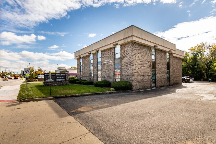 More Photos Of 47 W Dundee Rd, Wheeling Medical For Lease