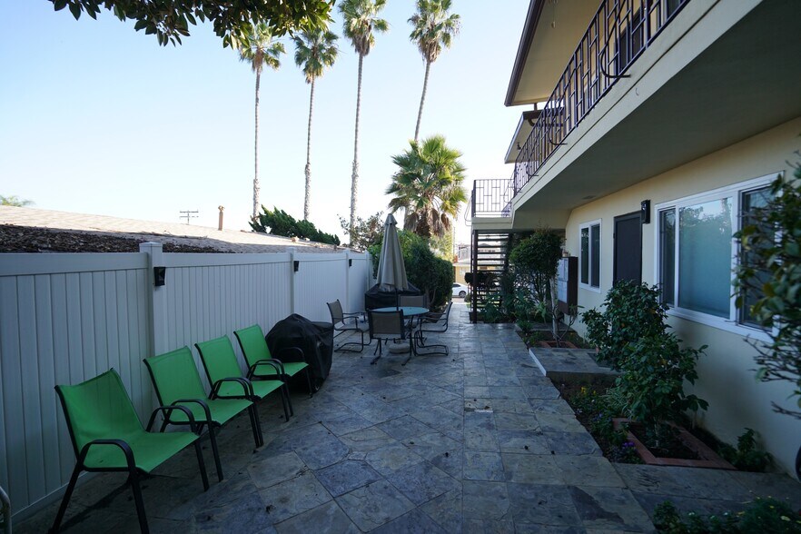 More Photos Of 2162 Thomas Ave, San Diego Apartments For Sale