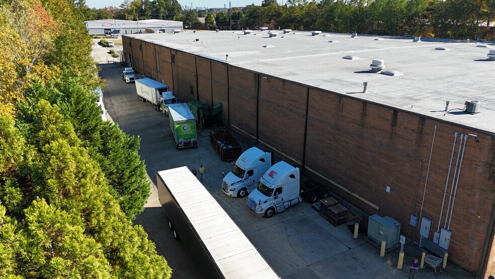 More Photos Of 4820 N Church Ln SE, Atlanta Warehouse For Lease