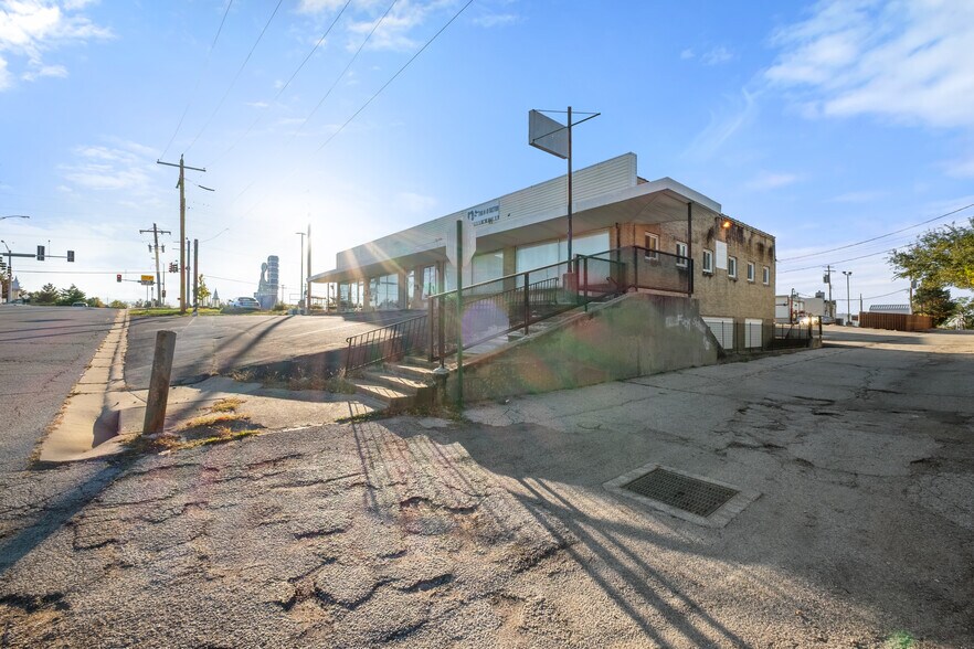 More Photos Of 3909 Saint Timothy Ln, Saint Ann General Retail For Lease