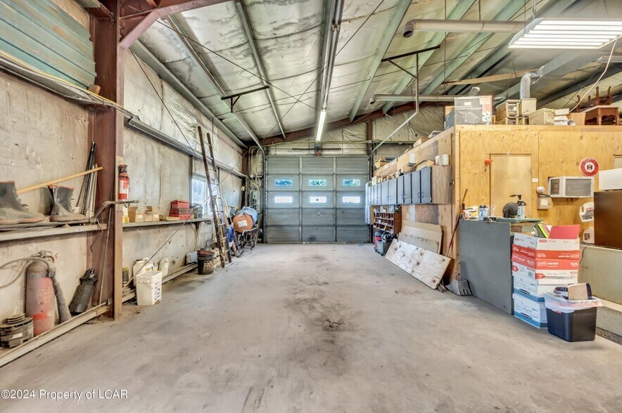 More Photos Of 109 Alden Rd, Nanticoke Service For Sale