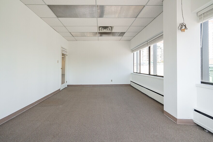 More Photos Of 550 Sixth St, New Westminster Office For Lease