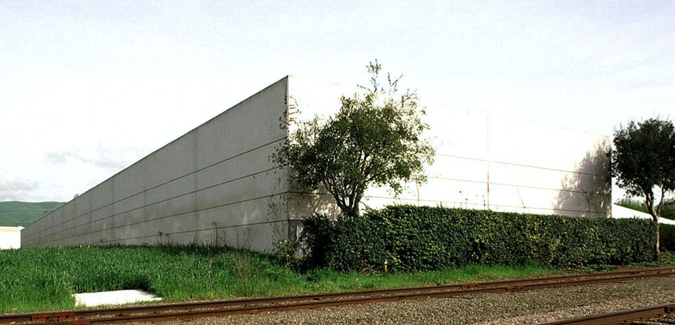 More Photos Of 773-783 Ames Ave, Milpitas Light Manufacturing For Lease