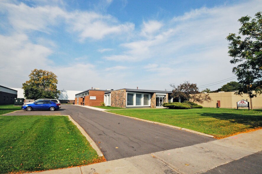 More Photos Of 64 Prince Andrew Pl, Toronto Warehouse For Lease