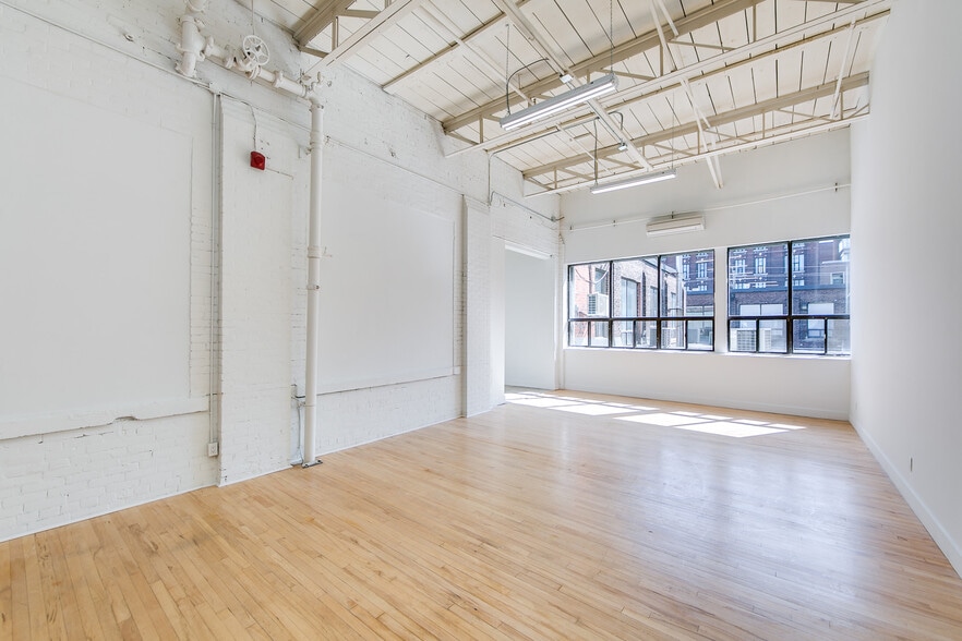 More Photos Of 276 Carlaw Av, Toronto Showroom For Lease