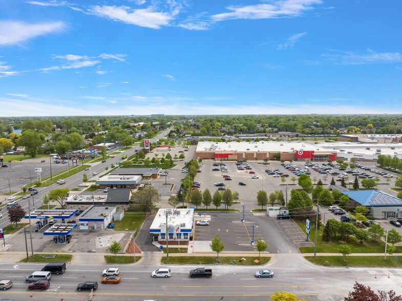 More Photos Of 28200-28250 Dequindre Rd, Warren Supermarket For Sale