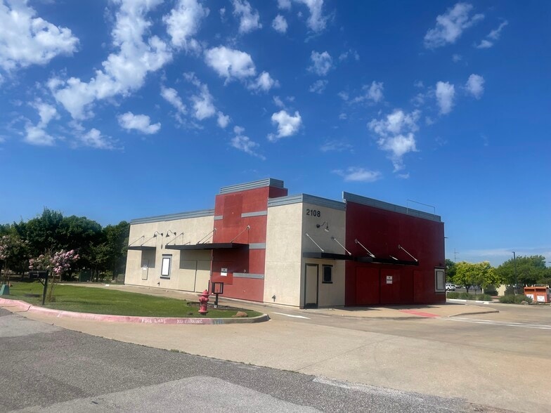 More Photos Of 2108 W Danforth Rd, Edmond Fast Food For Lease