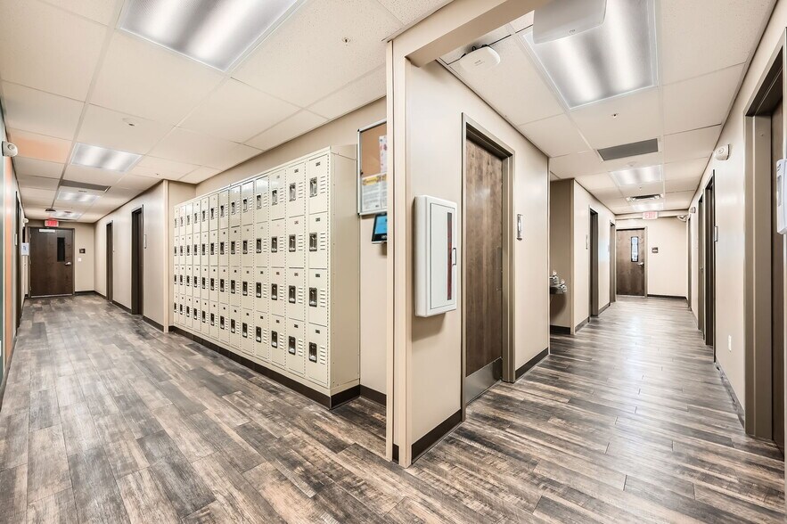 More Photos Of 16830 Northgate Dr, Parker Medical For Sale