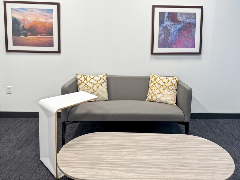 More Photos Of 201 St. Charles Ave, New Orleans Coworking Space