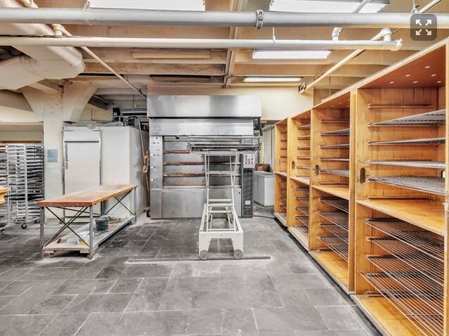 More Photos Of 1375 Av Laurier E, Montr&#233;al Storefront Retail Residential For Lease