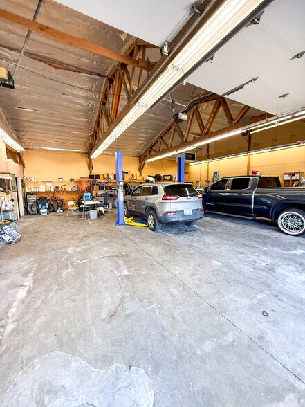 More Photos Of 1514 S 18th St, Yakima Auto Dealership For Sale