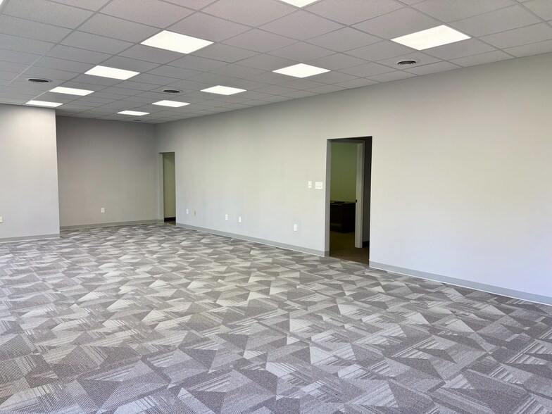 More Photos Of 3030 Horseshoe Ln, Charlotte Warehouse For Sale