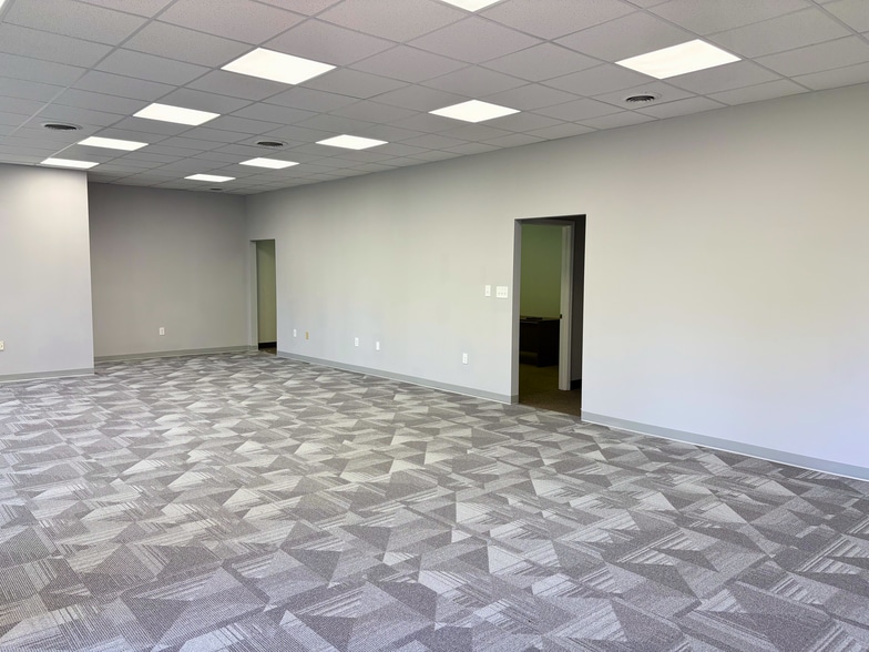 More Photos Of 3030 Horseshoe Ln, Charlotte Warehouse For Lease