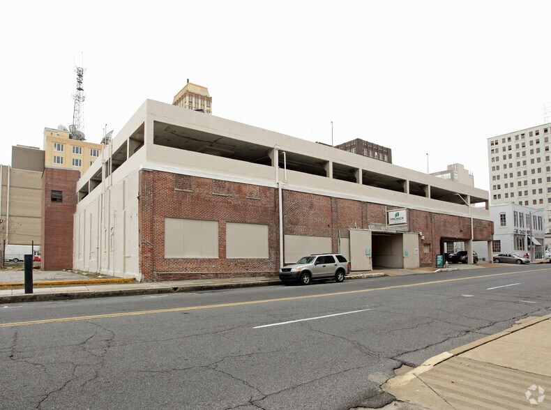 More Photos Of 199 Jefferson Ave, Memphis Parking Garage For Sale