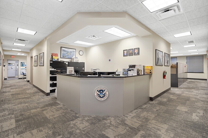 More Photos Of 19 E Schuyler St, Oswego Specialty For Sale