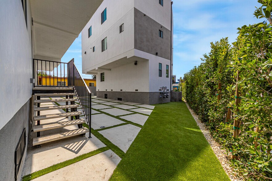 More Photos Of 1636 Longwood Ave, Los Angeles Apartments For Sale