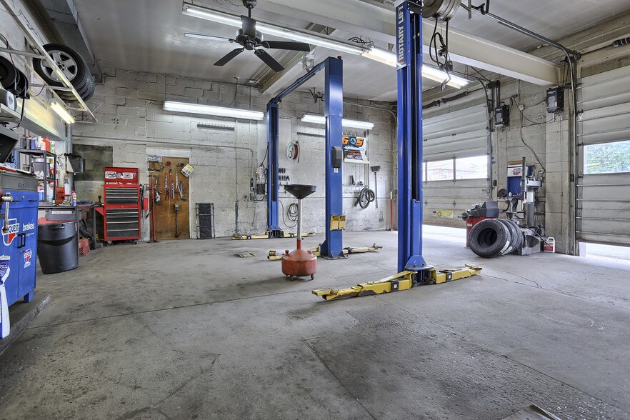 More Photos Of 270 E Lehman St, Lebanon Auto Repair For Sale