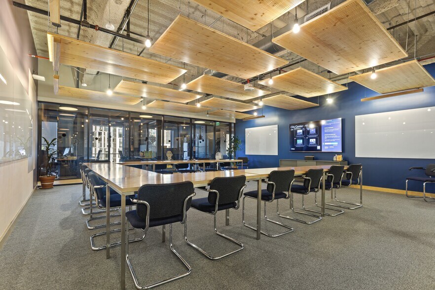 More Photos Of 1111 Broadway, Oakland Coworking Space