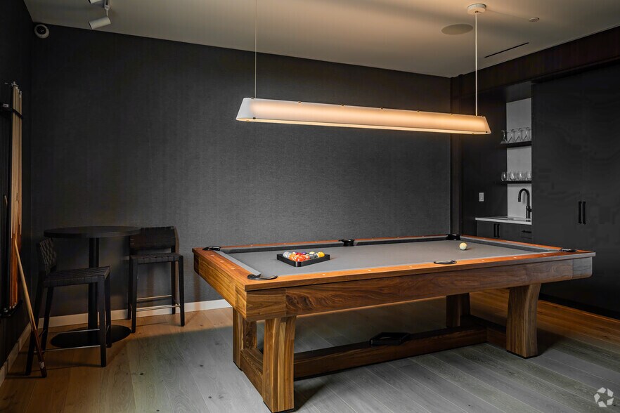 More Photos Of 2871 SE Division St, Portland Apartments For Lease