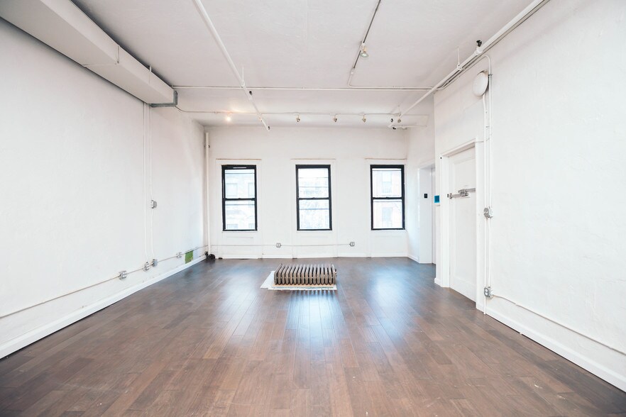 More Photos Of 154-158 Ludlow St, New York Office For Lease
