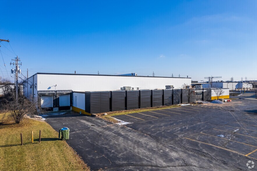 More Photos Of 2350 S 170th St, New Berlin Manufacturing For Lease