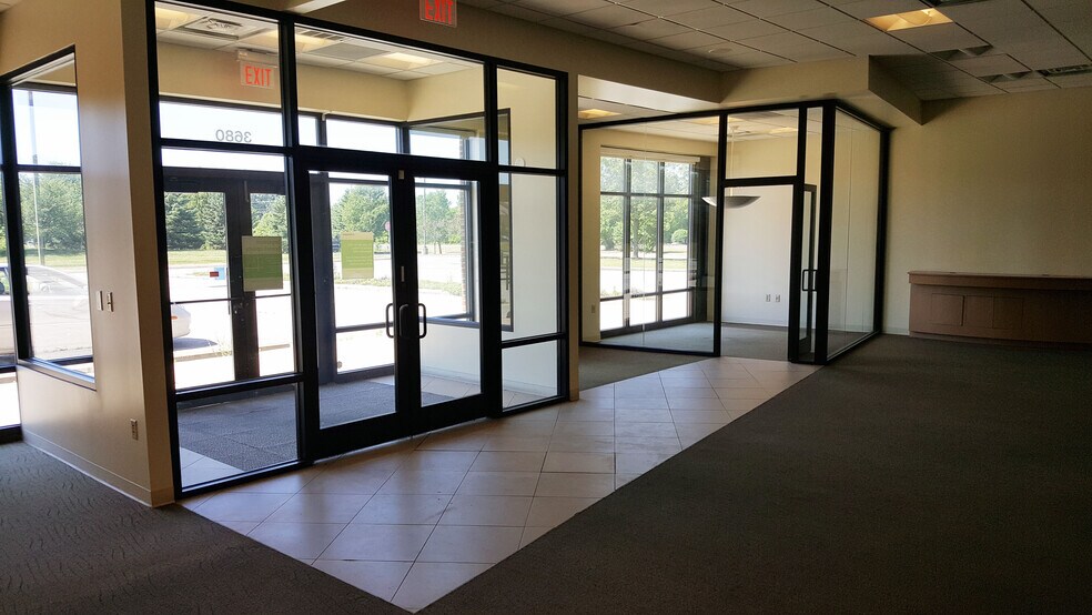 More Photos Of 3506-3648 Gender Rd, Canal Winchester General Retail For Lease