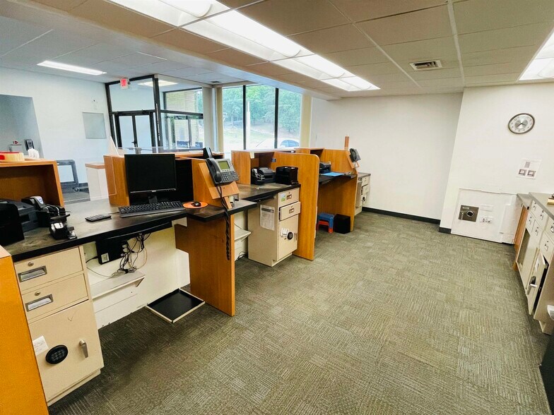 More Photos Of 5942 Us-60, Ashland Bank For Sale