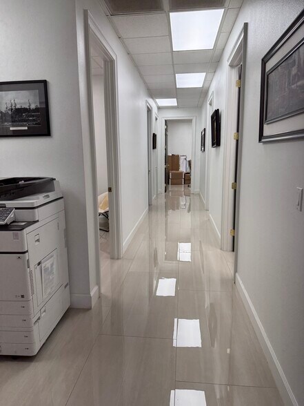 More Photos Of 15429 N Florida Ave, Tampa Medical For Lease