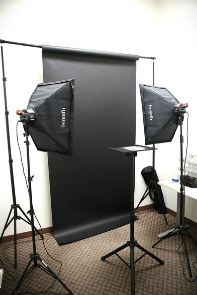 More Photos Of 2453 Fenton St, Chula Vista Research And Development For Lease