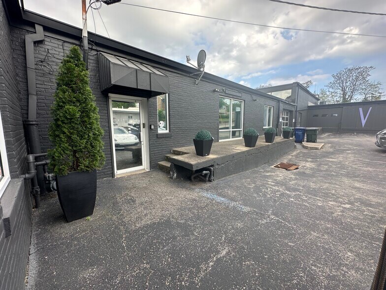 More Photos Of 165 Midland Ave, Lexington Health Club For Sale