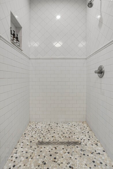 More Photos Of 1705 Government St, Ocean Springs Office For Sale