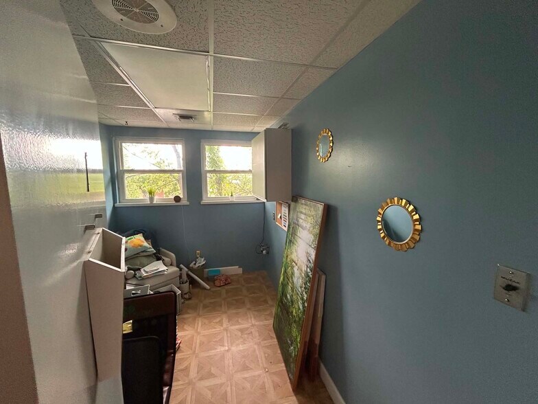 More Photos Of 250 Foxglove Dr, Mount Sterling Medical For Lease