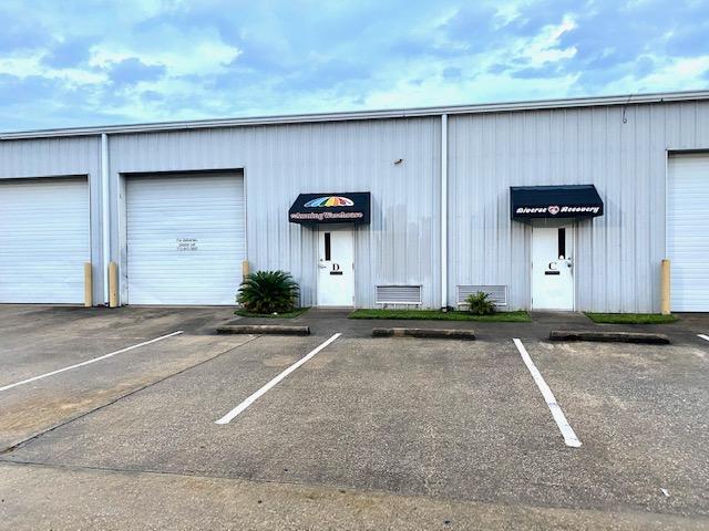 More Photos Of 3130 Strawberry Rd, Pasadena Service For Lease