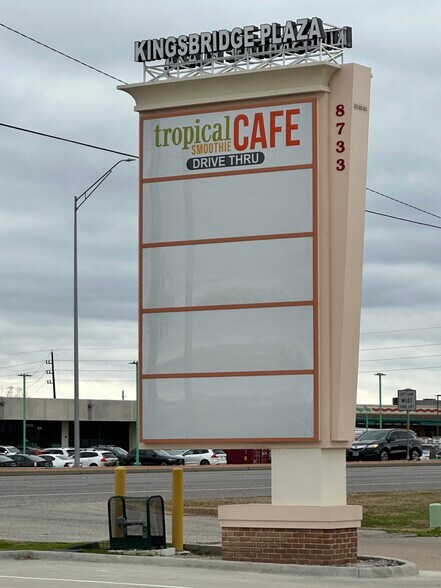 More Photos Of 8733 Hwy 6 S, Houston Restaurant For Lease