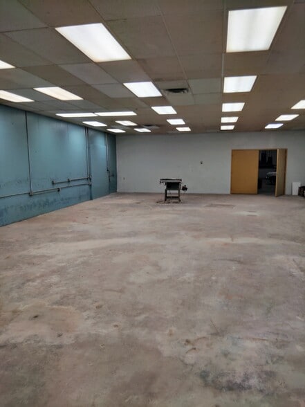 More Photos Of 2511 National Dr, Garland Manufacturing For Sale