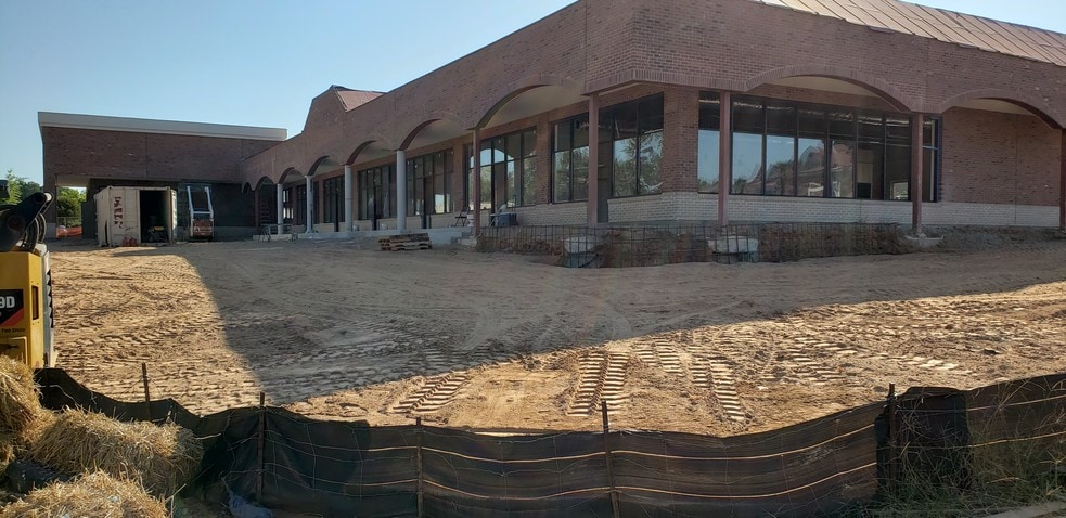 More Photos Of 3580 Breckinridge Blvd, Duluth General Retail For Lease