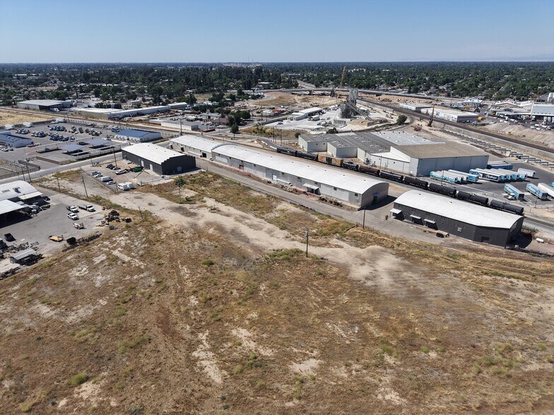 More Photos Of 210-284 N Thorne Ave, Fresno Warehouse For Sale