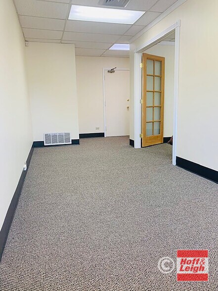 More Photos Of 1765 S 8th St, Colorado Springs Office For Sale