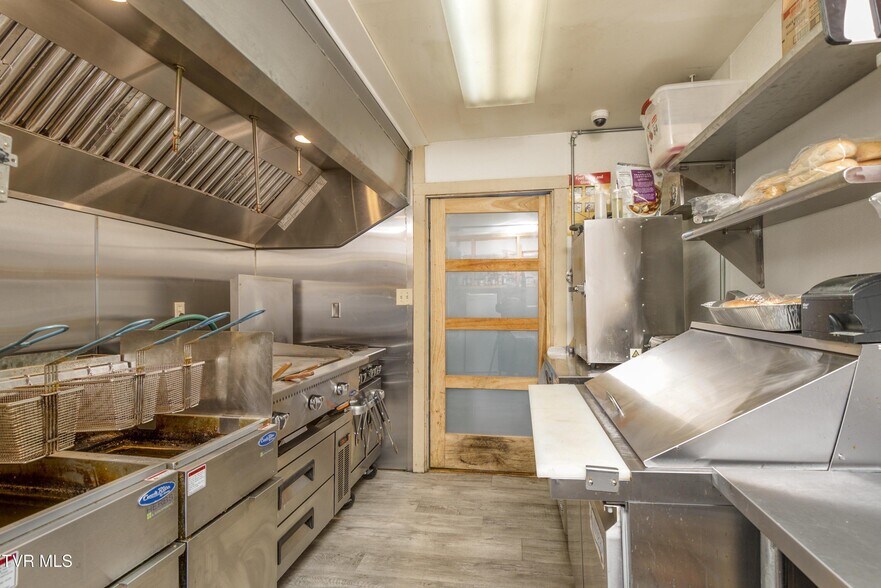 More Photos Of 139 Town Square St, Glade Spring Restaurant For Sale