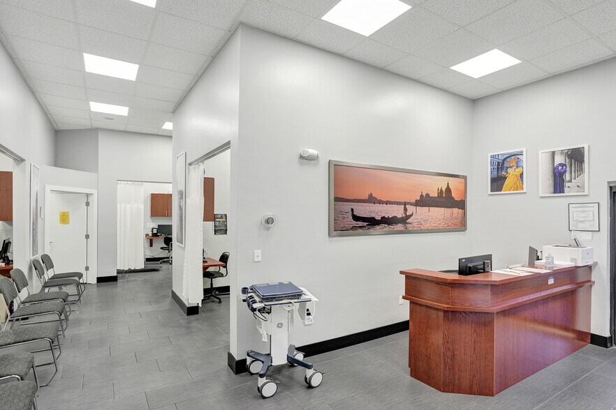 More Photos Of 3401 Davie Blvd, Fort Lauderdale Coworking Space