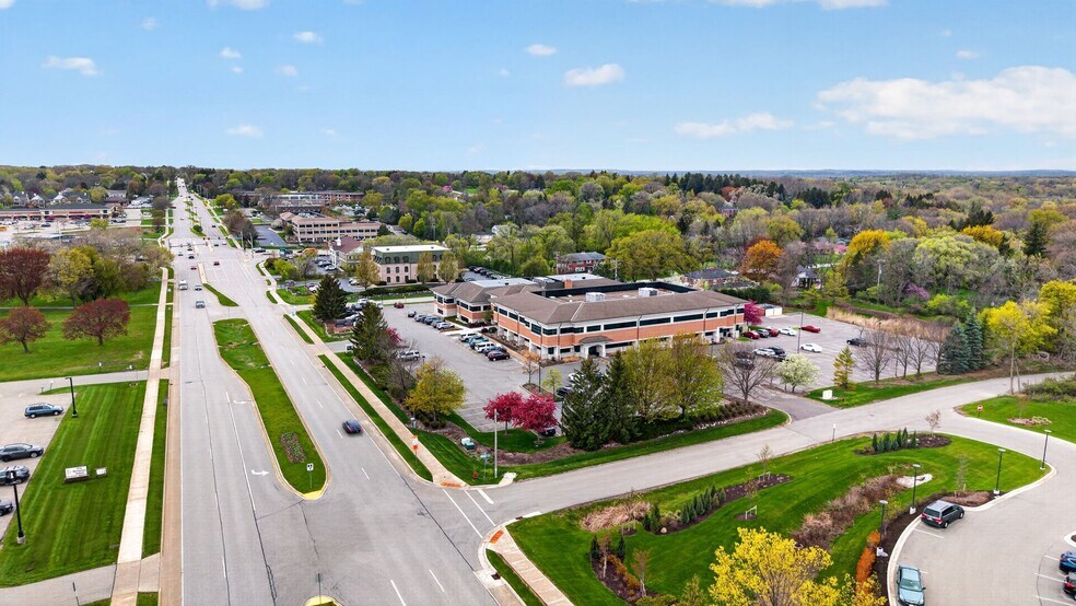 More Photos Of 17000 W North Ave, Brookfield Medical For Lease