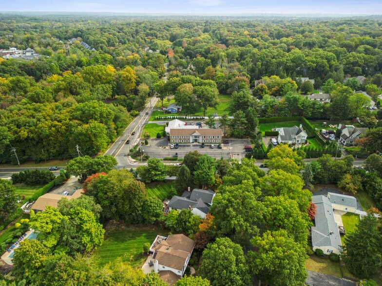 More Photos Of 800 Wyckoff Ave, Wyckoff Office For Sale