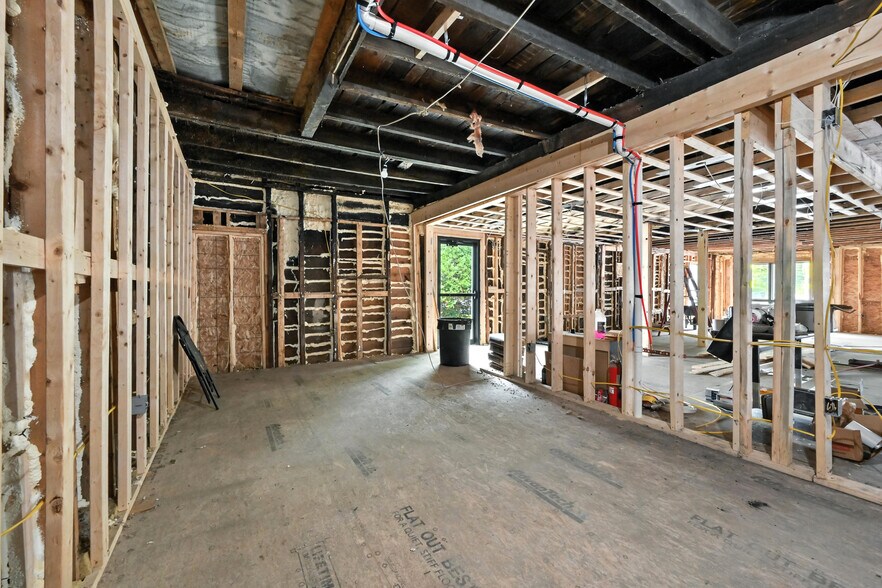 More Photos Of 370 Main St, Wilton Restaurant For Sale