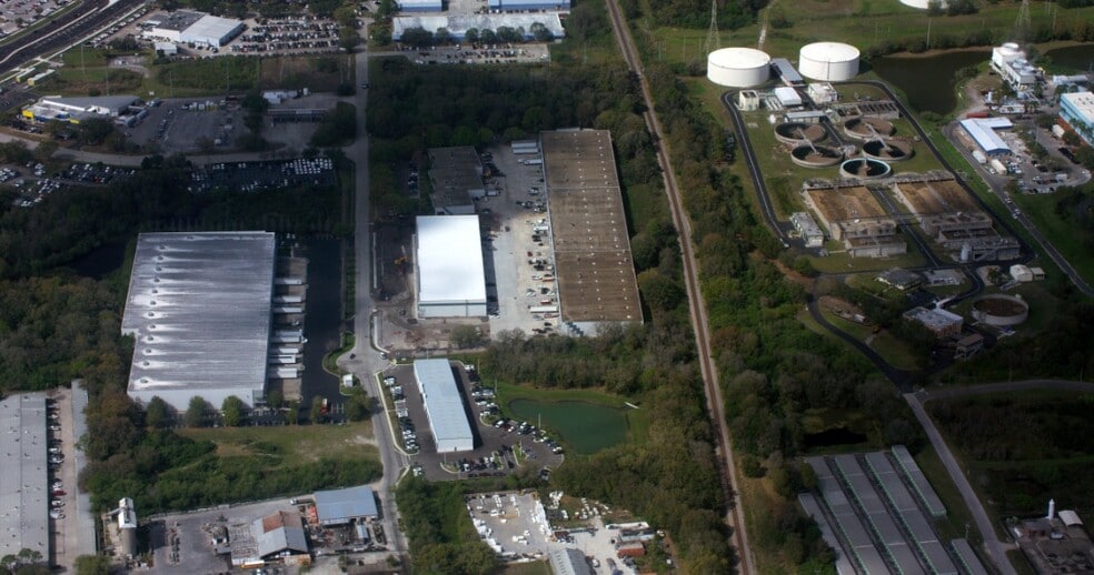 More Photos Of 9940 Currie Davis Dr, Tampa Unknown For Lease