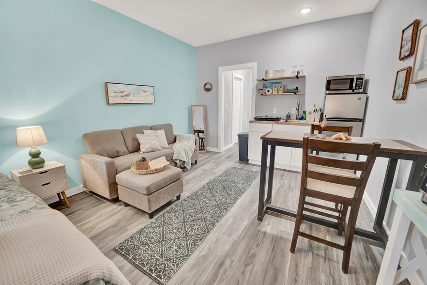 More Photos Of 8 Gipson Pl, Fort Walton Beach Hotel For Sale