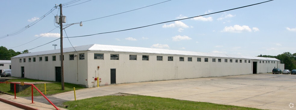 More Photos Of 14 Easy St, Bridgewater Warehouse For Lease
