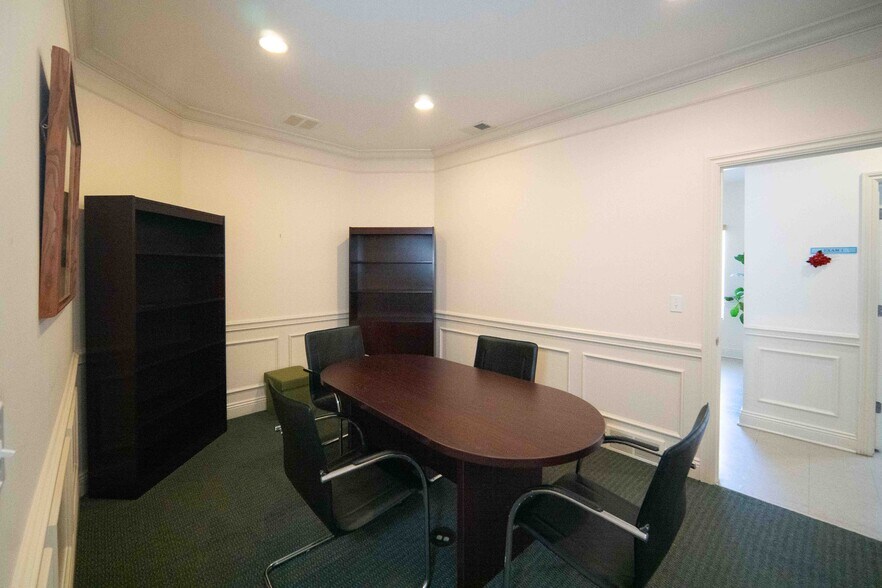 More Photos Of 3375 Blackmore Rd, Perry Light Manufacturing For Sale