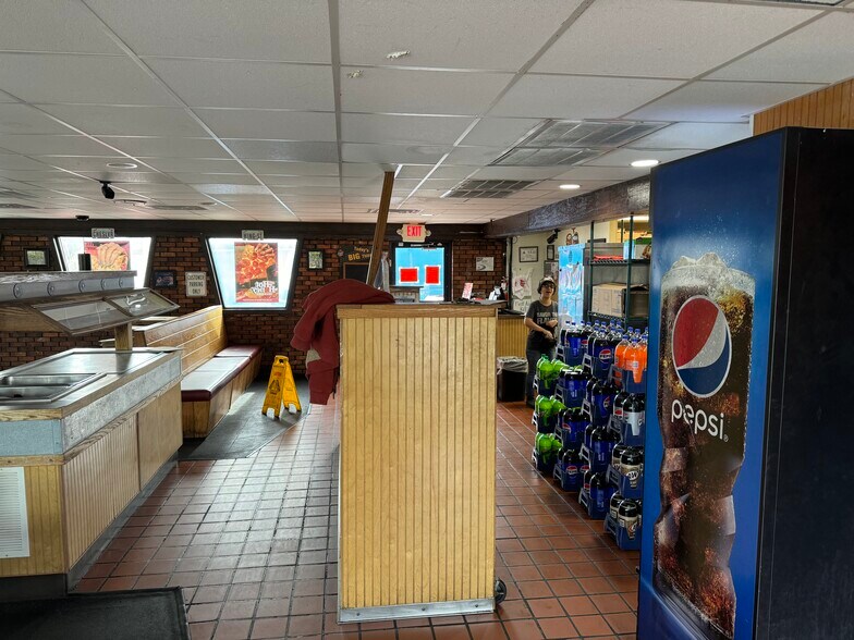 More Photos Of 1301 Gum Branch Rd, Jacksonville Restaurant For Lease